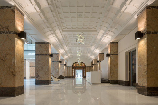 Erasmus University College � ���������� � (designed by) Erick van Egeraat / Ossip van Duivenbode