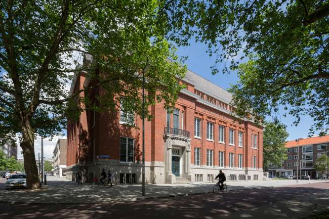 Erasmus University College � ���������� � (designed by) Erick van Egeraat / Ossip van Duivenbode