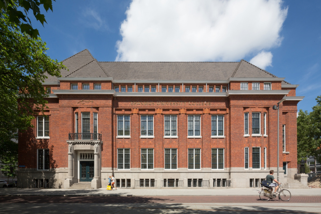 Erasmus University College � ���������� � (designed by) Erick van Egeraat / Ossip van Duivenbode