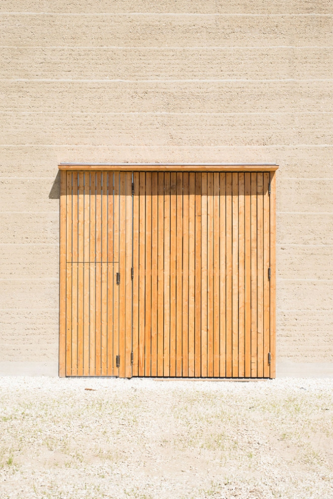 ����� ������������� ���� �������� Ricola � Simone Bossi