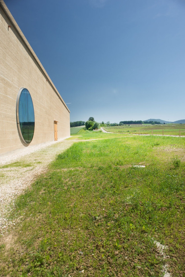 ����� ������������� ���� �������� Ricola � Simone Bossi