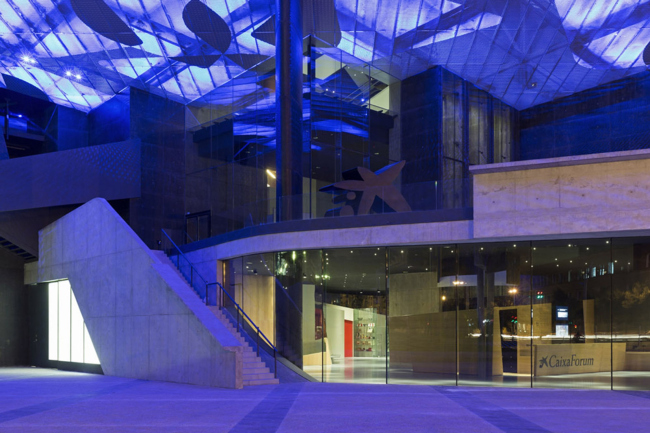 ���������� ����� CaixaForum � �������� � Ricardo Santonja