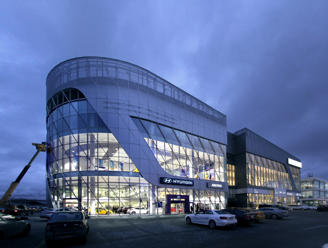 Land Rover � Hyundai ����� �������� � ������������� ���� �������