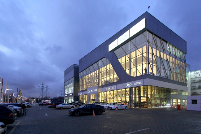 Land Rover И Hyundai Центр «Авилон» © Архитектурное бюро Асадова