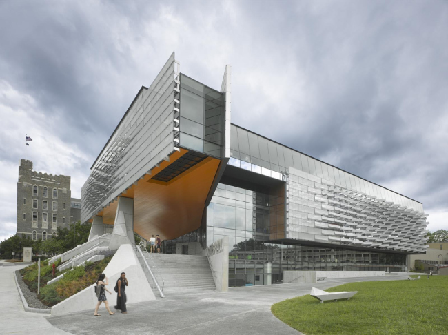 ������ ����� � ������� ����� ������������ ������������ � Roland Halbe. ���� � ����� morphopedia.com