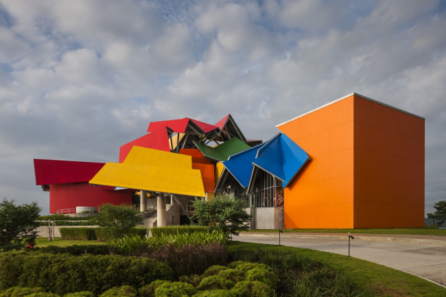 Biomuseo � ����� ���������������. ���� � Fernando Alda. ������������� Biomuseo