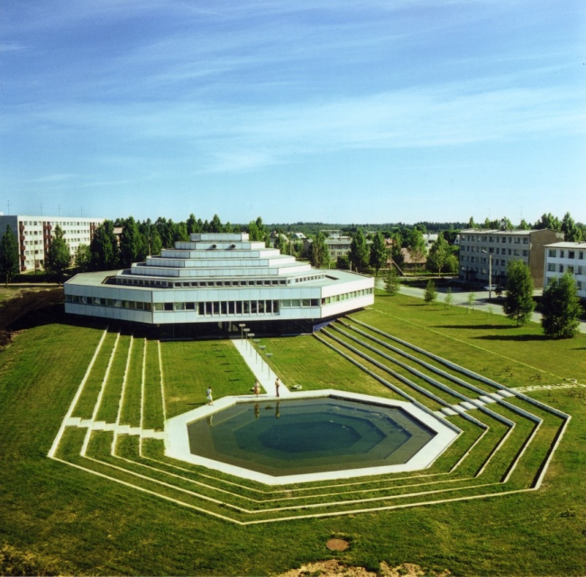 �����-����� � �����, �������. 1977. ���� ������������� Failed Architecture