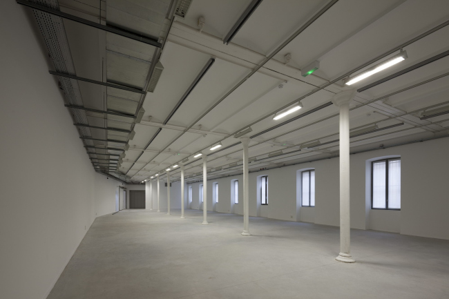 ������ FRAC ������� ����� � Jakob + MacFarlane.
����: Nicolas Borel