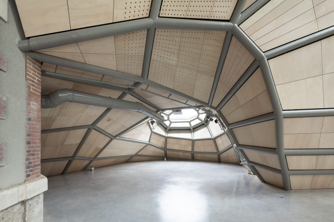 ������ FRAC ������� ����� � Jakob + MacFarlane.
����: Nicolas Borel