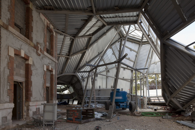 ������ FRAC ������� �����.
����: Nicolas Borel