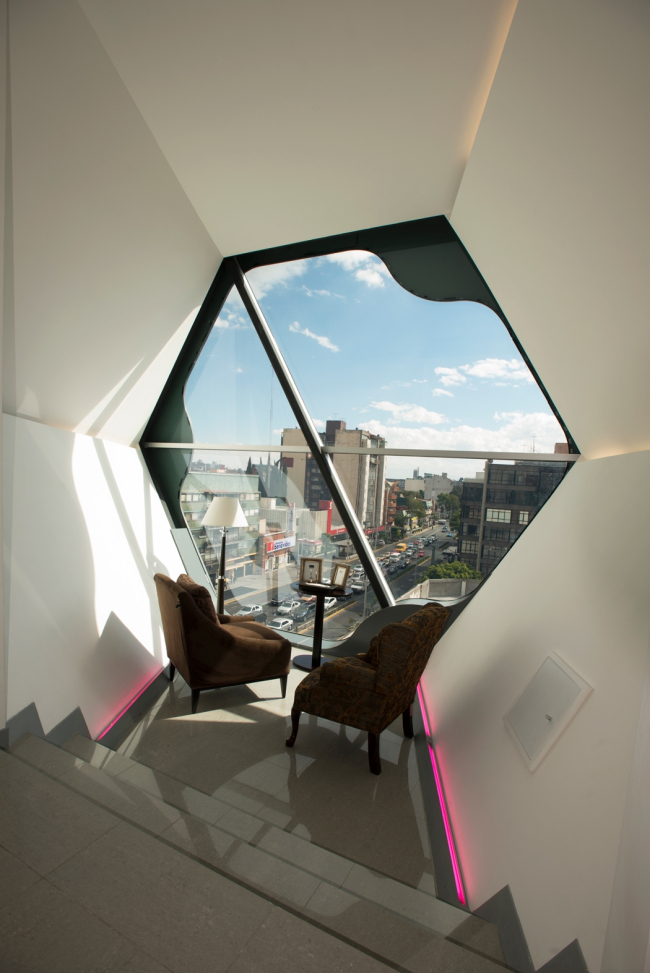 ��������� Liverpool Insurgentes � ������������� � Jaime Navarro. Courtesy of Rojkind Arquitectos