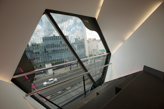 ��������� Liverpool Insurgentes � ������������� � Jaime Navarro. Courtesy of Rojkind Arquitectos