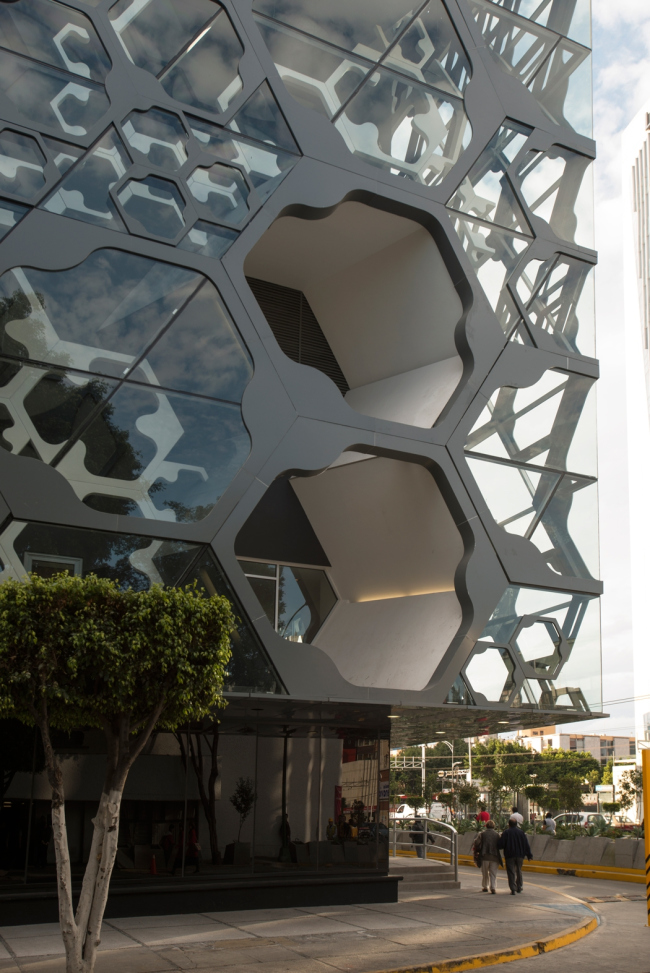 ��������� Liverpool Insurgentes � ������������� � Jaime Navarro. Courtesy of Rojkind Arquitectos