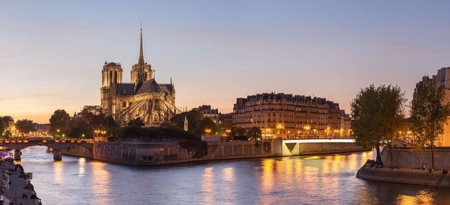 ��� �� ����-���. ����: Benh Lieu Song. �������� Creative Commons
Attribution-Share Alike 3.0 Unported