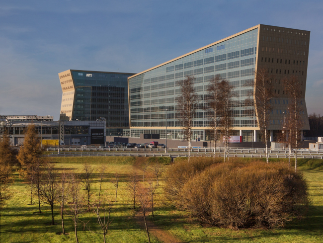 Administrative and business center at the Rublev Shosse. Photo  Aleksey Kholopov