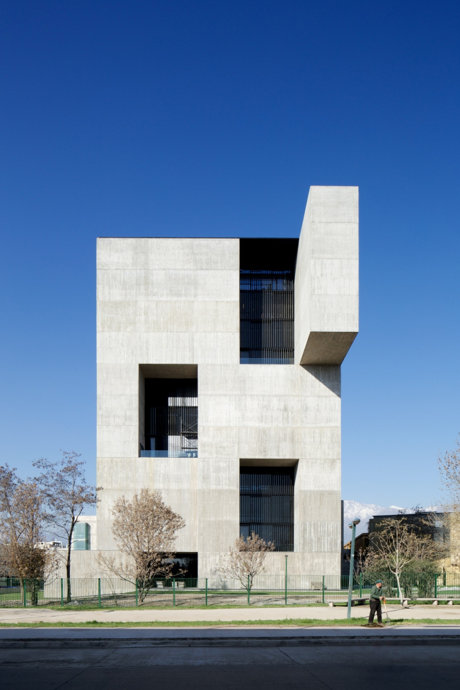 ����� ��������� ������������� ������������ ���� ��������� ��������� � Nico Saieh