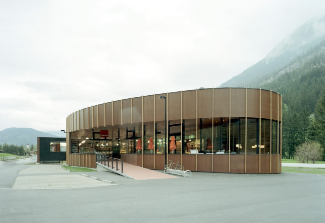 ����������� MPREIS � ���������. ����������� Giner+Wucherer � Lukas Schaller