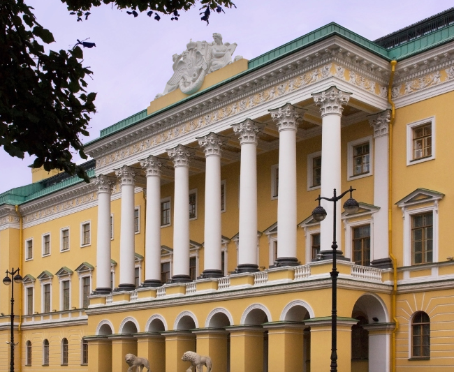 ����� Four Seasons Lion Palace. ���������� ������������� ��������� Dornbracht