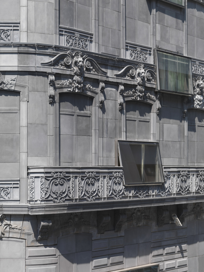 ����� Barrière Le Fouquet′s � Edouard François