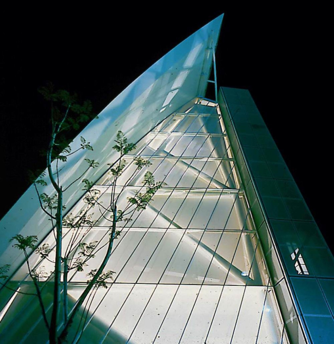 �������� �����  �� Expo-92 � �������. ������, ��������� KHR ������� �����������. ������������� Velux