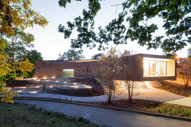 ����� ���������� �������������� Arcus � Iwan Baan