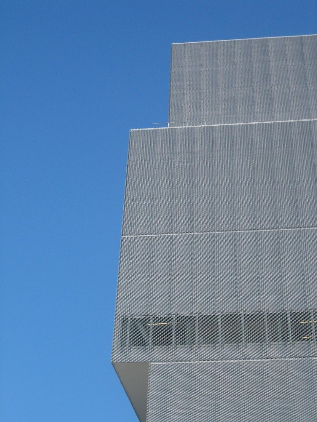    . : Jessica Sheridan via Wikimedia Commons.  CC-BY-2.0