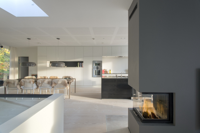 ����� R � Julian Weyer