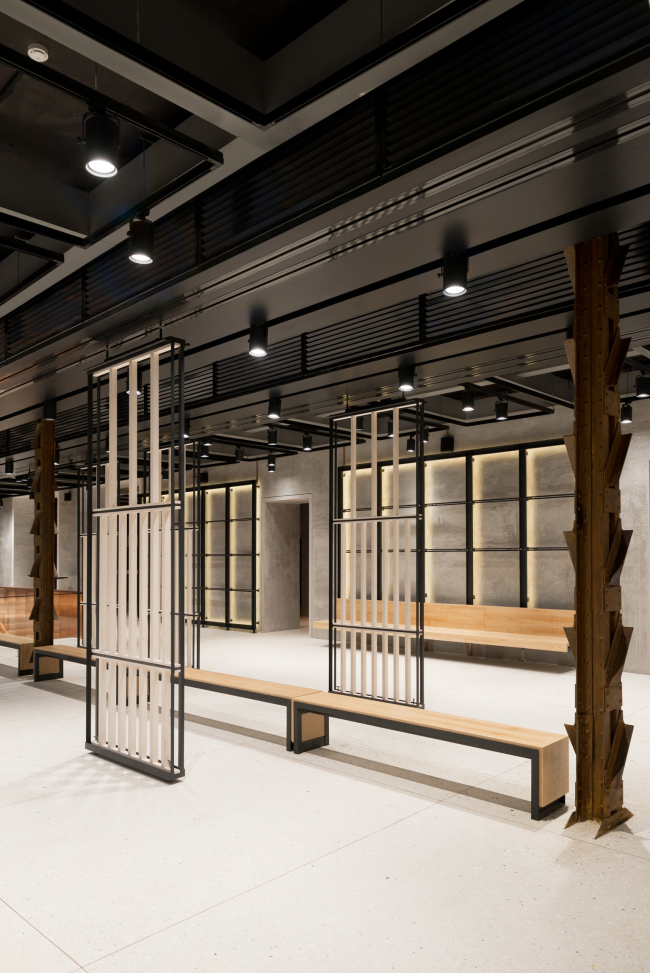Foyer (the metallic rods and the movable partitions are viewable). "Electrotheater Stanislavsky". Photo � Ilia Ivanov, 2014