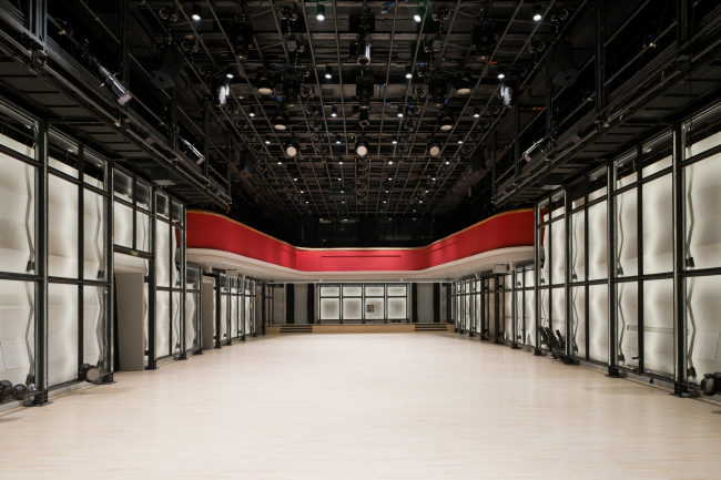 Main stage (main hall) with the restored balcony. "Electrotheater Stanislavsky". Photo  Ilia Ivanov, 2014