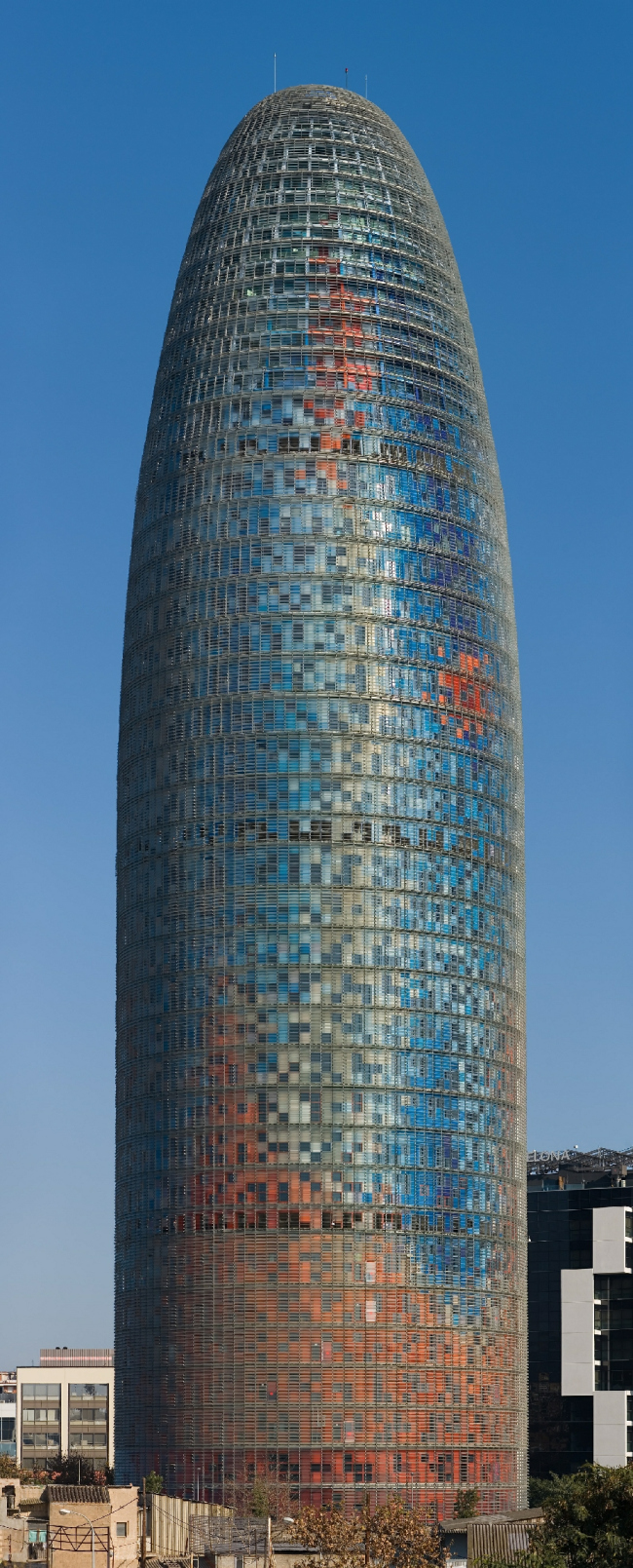 Башня Агбар. Фото: Diliff via Wikimedia Commons. Лицензия CC BY 2.5