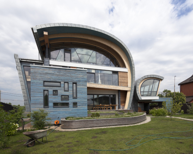 Country house. The lake facade  Roman Leonidov architectural bureau