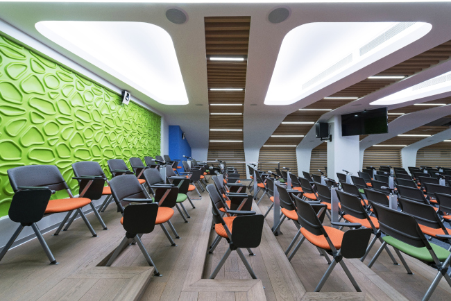 Yandex HQ on Leo Tolstoy Street (second stage). Conference hall at the fifth floor  "Atrium" Architectural Bureau