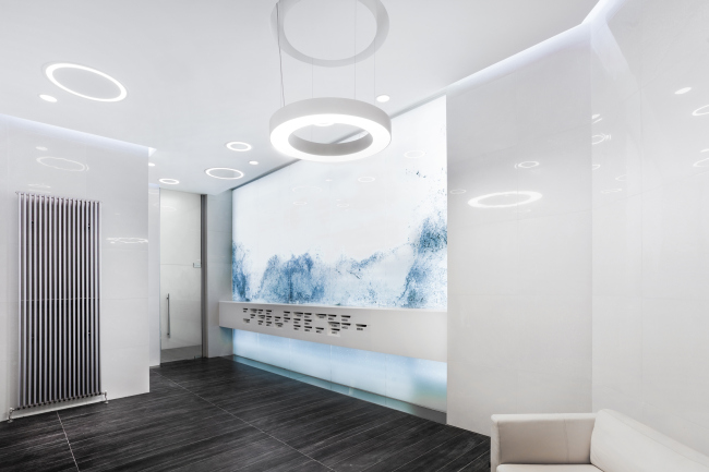 ��������� � ������������ ���� �� ����������. 
���� IQ Studio