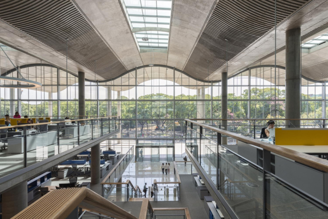 ������ ������-������ � Foster + Partners