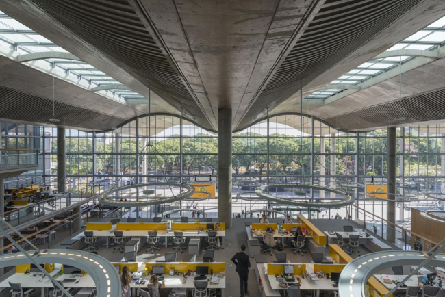 ������ ������-������ � Foster + Partners