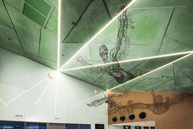 The entrance group of the multifunctional complex "Savelovsky City" � T+T Architects