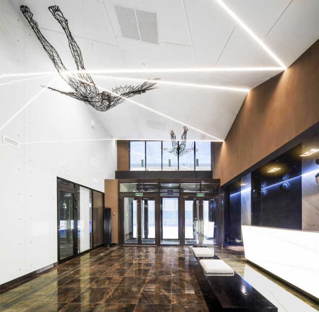 The entrance group of the multifunctional complex "Savelovsky City" � T+T Architects