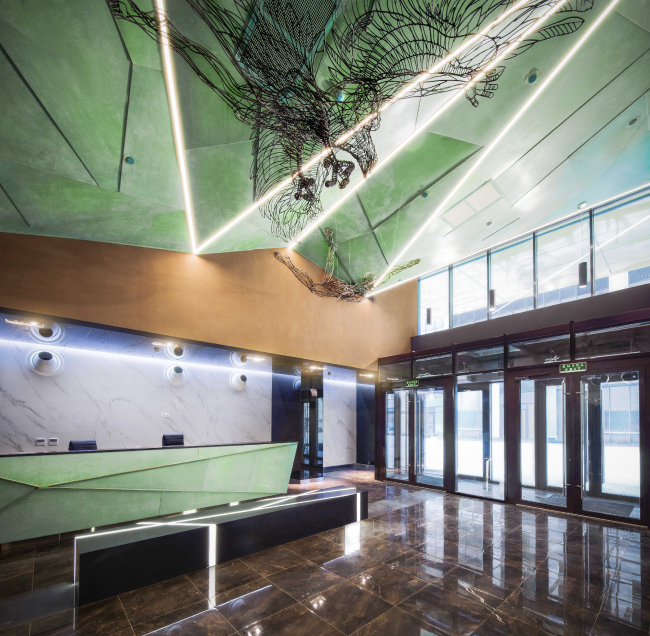 The entrance group of the multifunctional complex "Savelovsky City" � T+T Architects