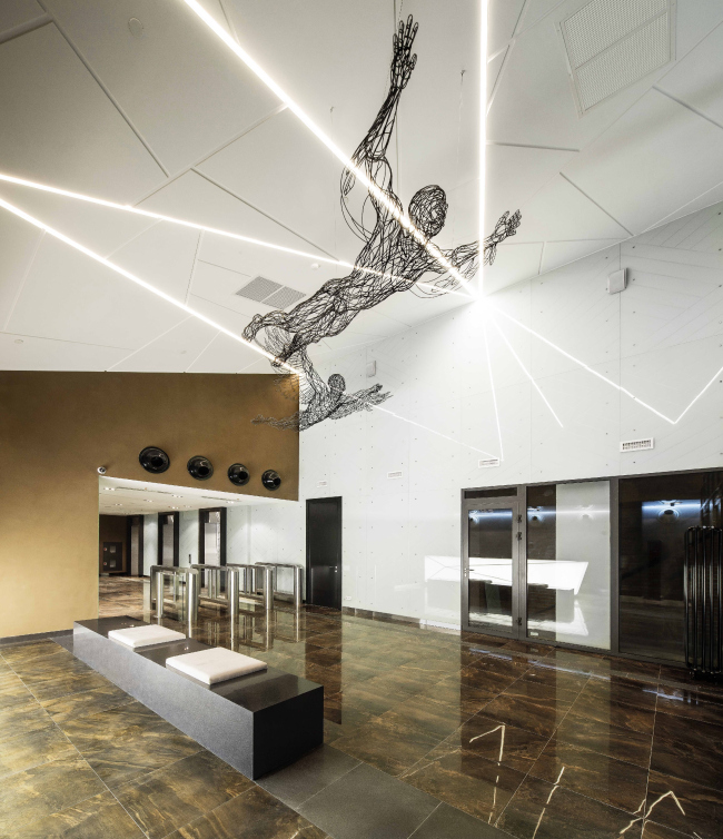 The entrance group of the multifunctional complex "Savelovsky City" � T+T Architects