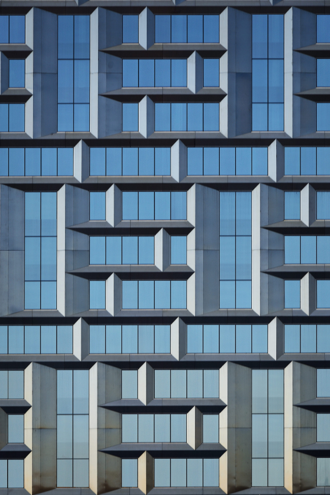 Multifunctional complex President Plaza. Fragment of the facade � Aleksey Naroditsky
