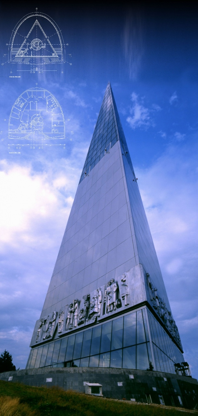 Stella monument "To the Pioneers of Yugra"  Project by Karen Saprichyan