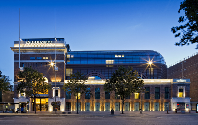 Shepherd�s Bush Pavilion Hotel � Anthony Weller
