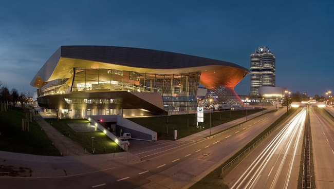 BMW Welt � �������. ����: Richard Bartz. ��������: Creative Commons Attribution-Share Alike 2.5 Generic