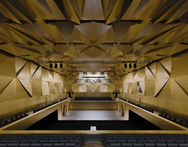 Barozzi / Veiga ��� ������� Studio A4. ���������� ��� ���������� � ������ � Simon Menges