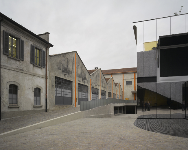�������� ����� Prada. ����: Bas Princen