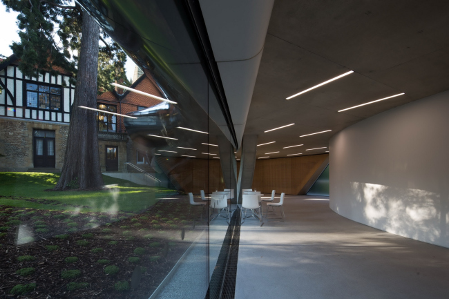 ������ Investcorp ������ �������� ������� �������� ����-������ ������������ ������������ � Luke Hayes