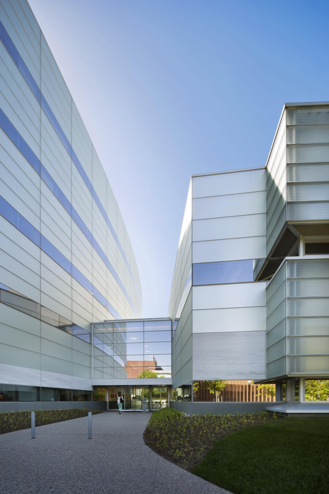 �������� ������������� � ���������� ������������� ������������. Photography by Michael
Moran