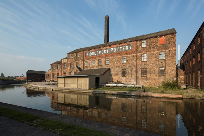 ������������ ����� Middleport Pottery � Tim Crocker