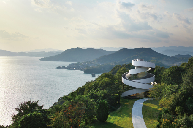 ������� Ribbon Chapel � Koji / Fujii  Nacasa & Partners Inc