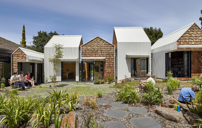 ����� �������� Tower House � Peter Bennetts